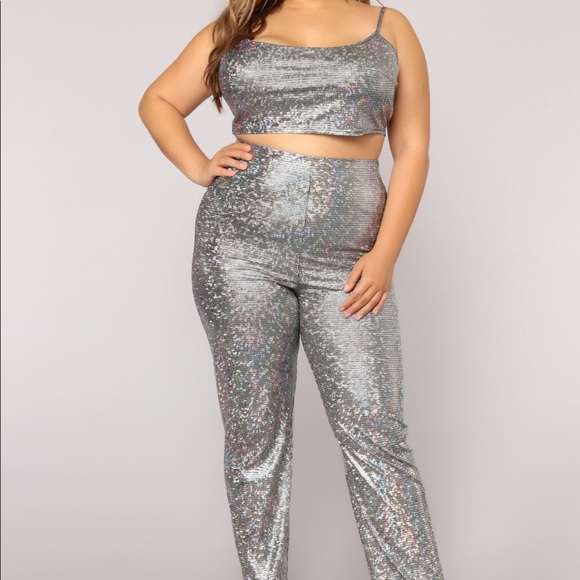 Two piece set - Picture 2 of 2